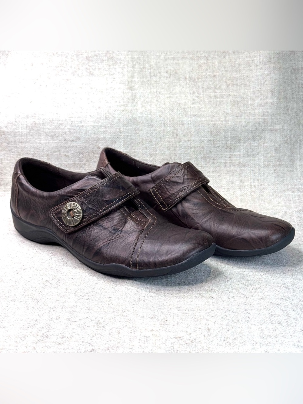 Clarks Artisan shoes womens sz 9 textured brown leather upper hook & loop loafer
